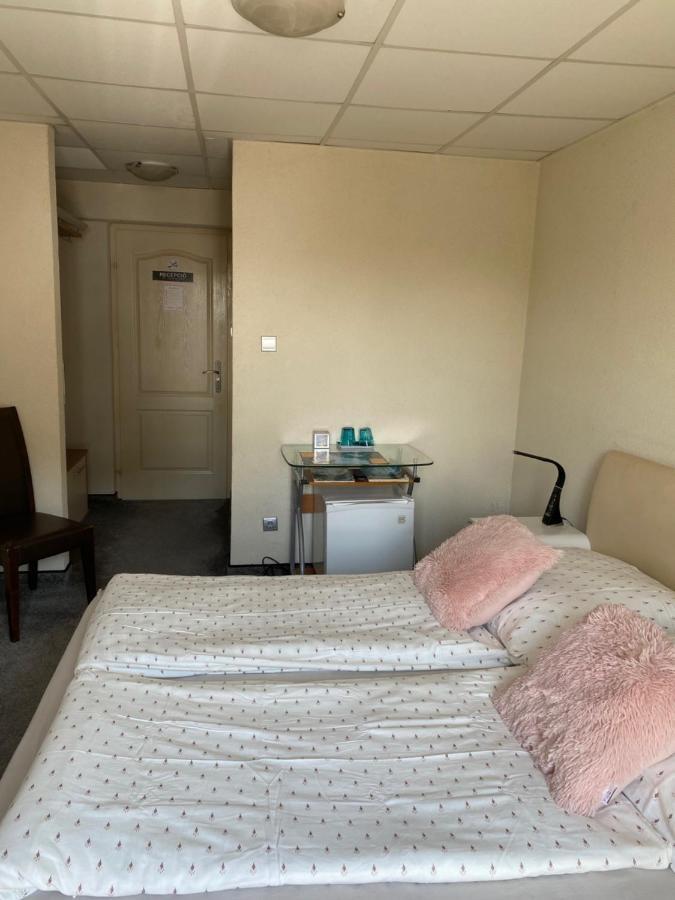 Bed and Breakfast Panzio Тата Экстерьер фото
